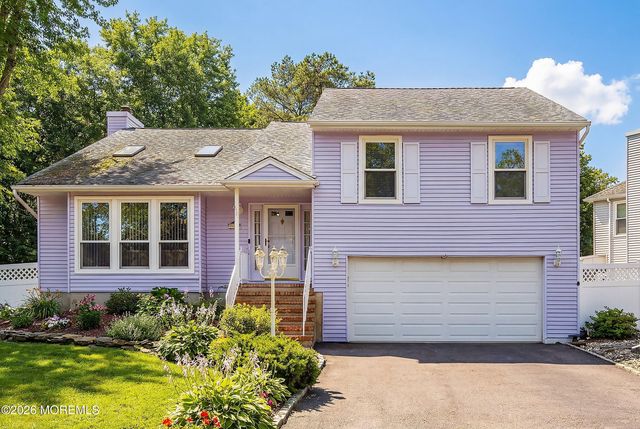 96 Heritage Drive, Howell, NJ 07731