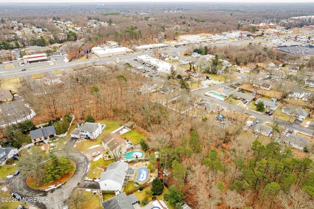 96 Heritage Drive, Howell, NJ 07731