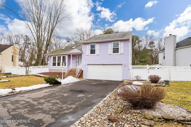 96 Heritage Drive, Howell, NJ 07731