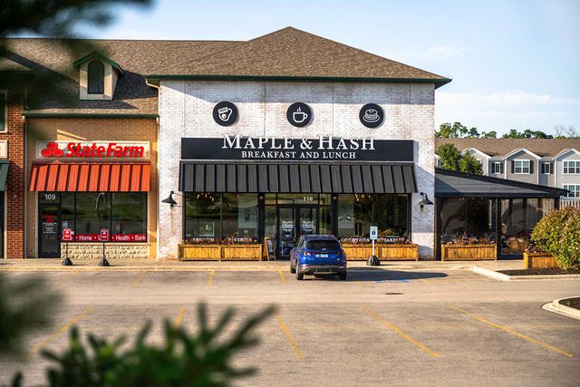 2570 Santa Fe Drive, Pingree Grove, IL 60140