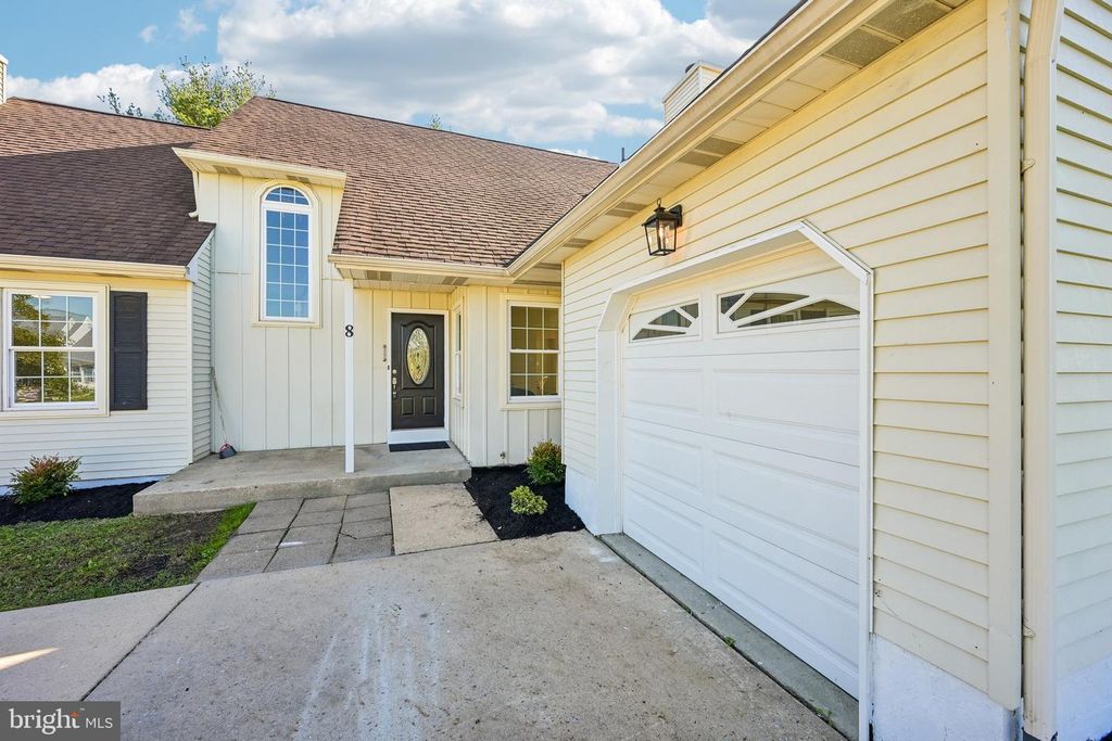 8 WINTERSET LN, MARLTON, NJ 08053 — exterior