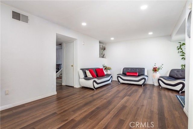 10125 De Soto 45, Chatsworth (los Angeles), CA 91311