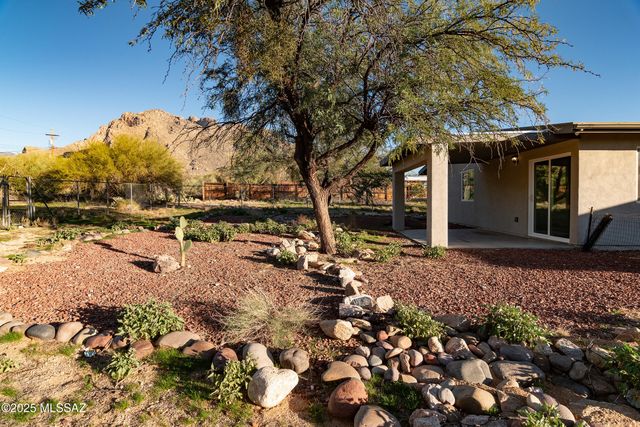 320 W Spring Valley Drive, Oro Valley, AZ 85704