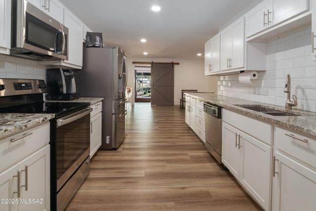 320 W Spring Valley Drive, Oro Valley, AZ 85704