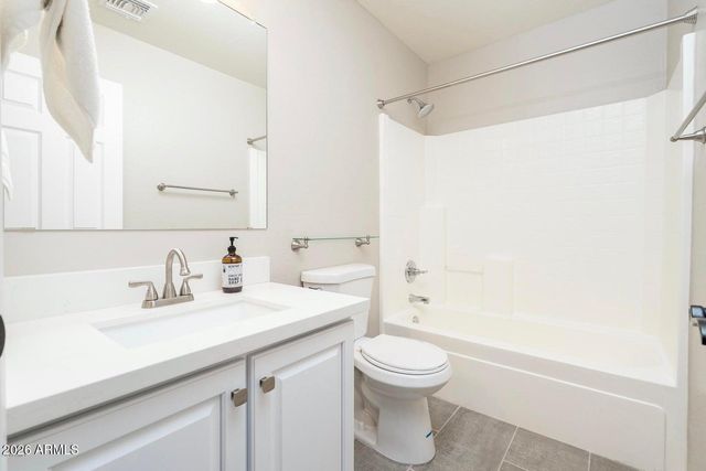 1910 E PATRICK Lane, Phoenix, AZ 85024