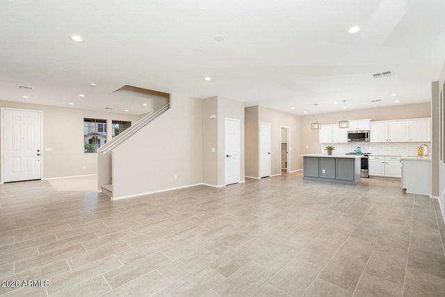 1910 E PATRICK Lane, Phoenix, AZ 85024