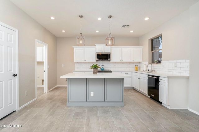 1910 E PATRICK Lane, Phoenix, AZ 85024