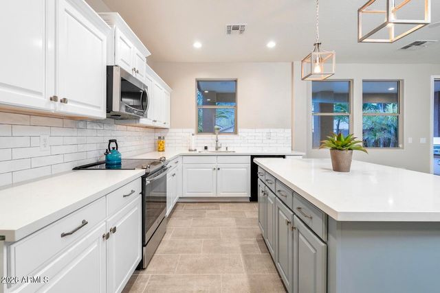 1910 E PATRICK Lane, Phoenix, AZ 85024