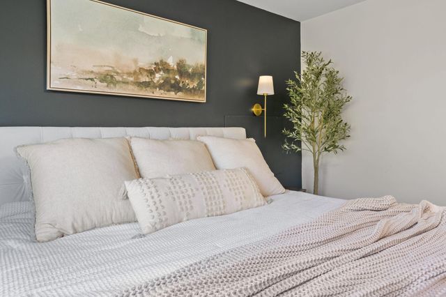 23000 Heather Ridge Road, Rogers, MN 55374