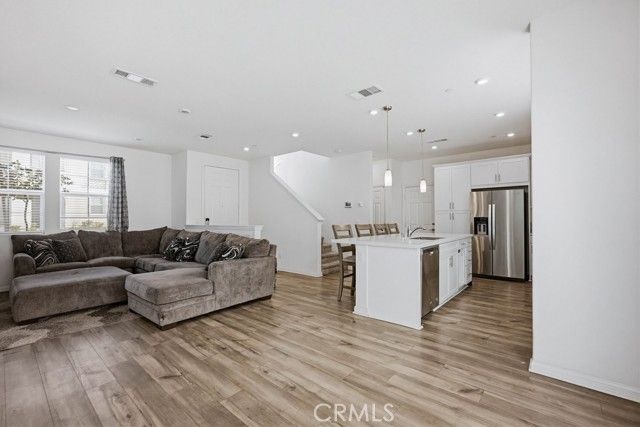 950 Helena Ridge, Lake Elsinore, CA 92530