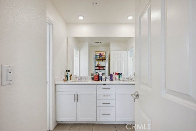 950 Helena Ridge, Lake Elsinore, CA 92530