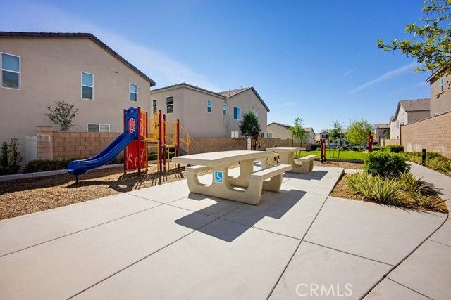 950 Helena Ridge, Lake Elsinore, CA 92530