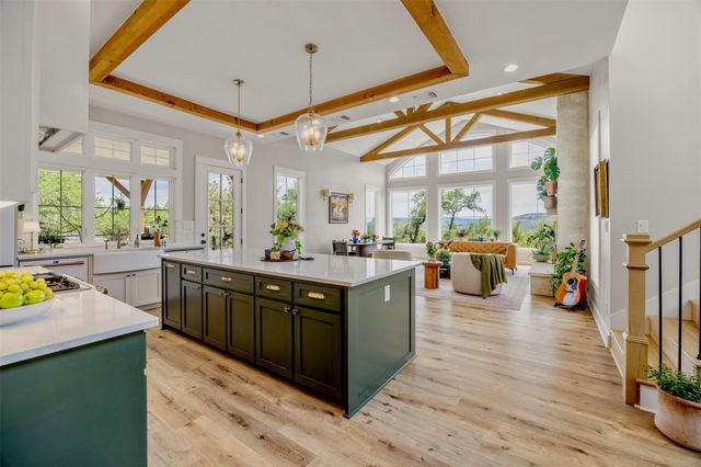 540 Casey LN, Wimberley, TX 78676