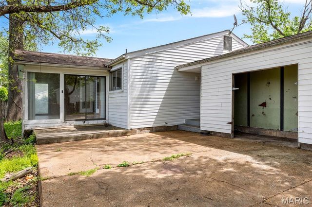 119 Bellechasse Drive, Chesterfield, MO 63017