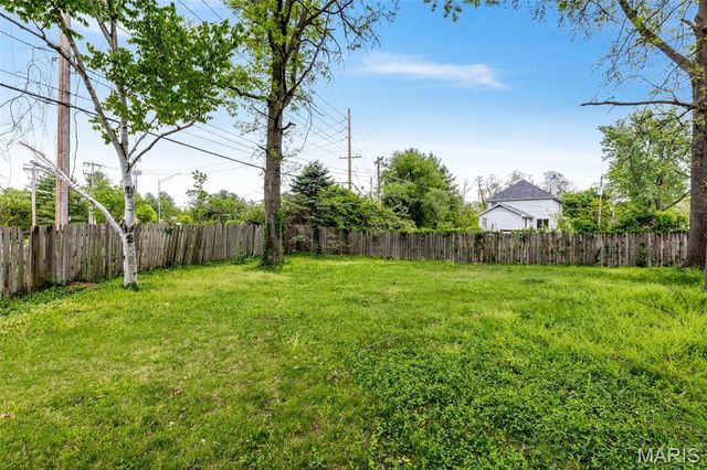 119 Bellechasse Drive, Chesterfield, MO 63017