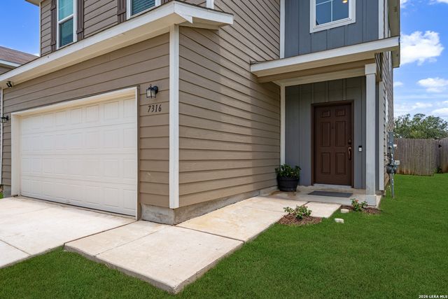 7316 LITTLEFOOT LN, San Antonio, TX 78253