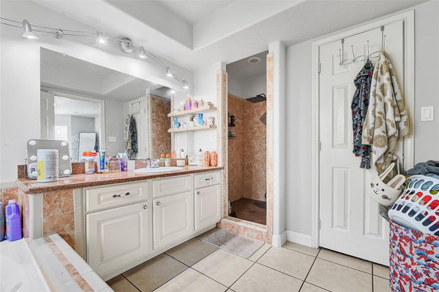 6613 Whitton Drive, Houston, TX 77085