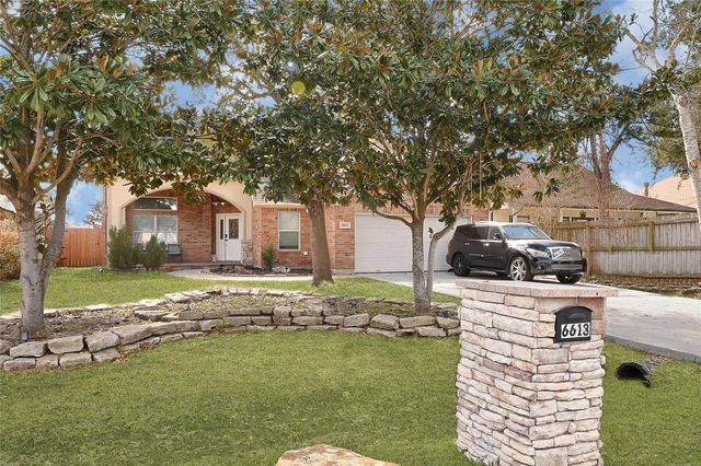 6613 Whitton Drive, Houston, TX 77085