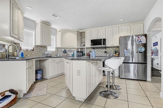 6613 Whitton Drive, Houston, TX 77085