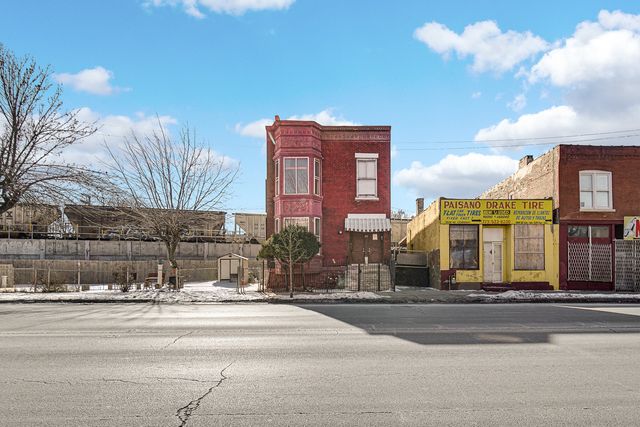 3515 W Cermak Road, Chicago, IL 60623