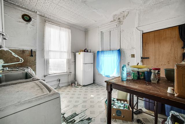 3515 W Cermak Road, Chicago, IL 60623