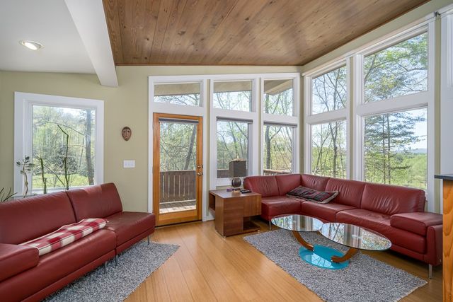 40 Pond Path, Ellijay, GA 30536
