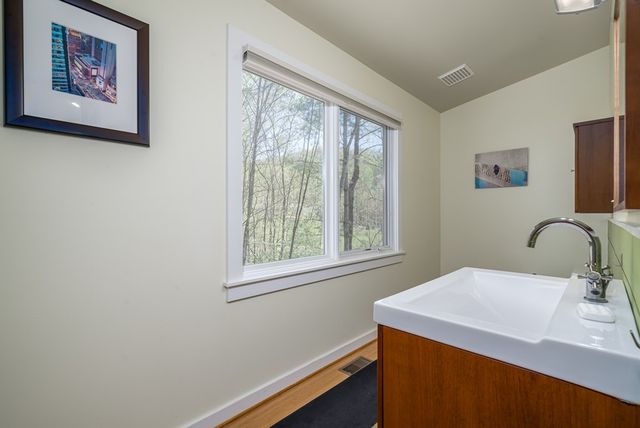 40 Pond Path, Ellijay, GA 30536