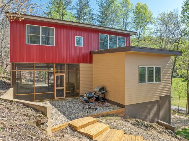 40 Pond Path, Ellijay, GA 30536