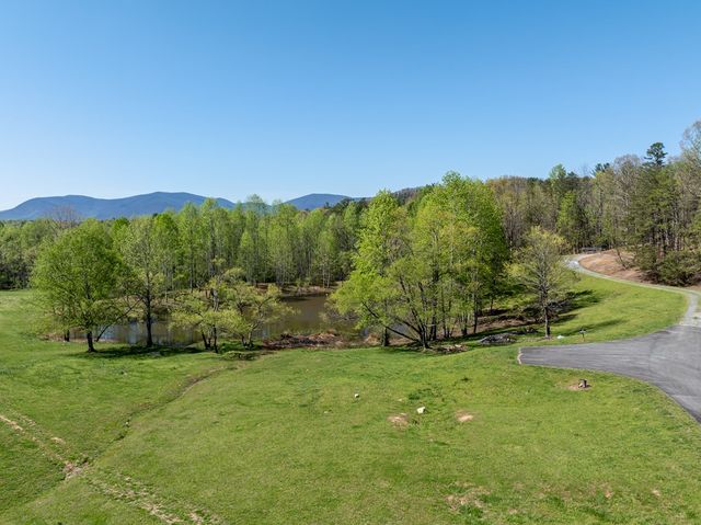 40 Pond Path, Ellijay, GA 30536