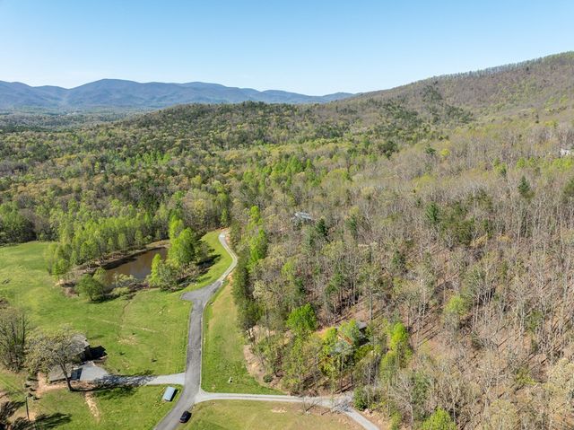 40 Pond Path, Ellijay, GA 30536