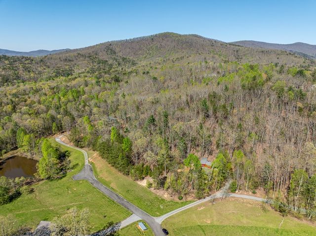 40 Pond Path, Ellijay, GA 30536