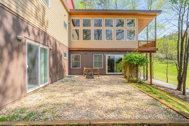 40 Pond Path, Ellijay, GA 30536