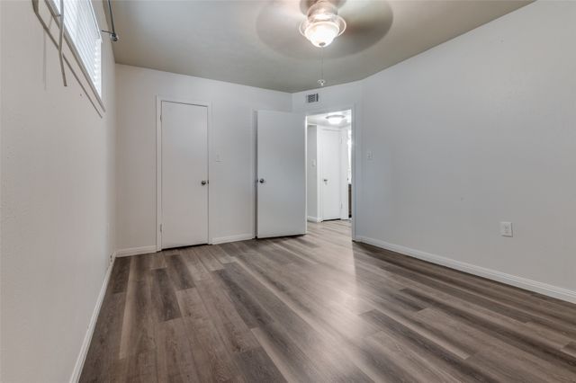 428 N Dallas Avenue, Lancaster, TX 75146