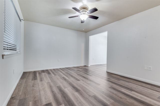 428 N Dallas Avenue, Lancaster, TX 75146