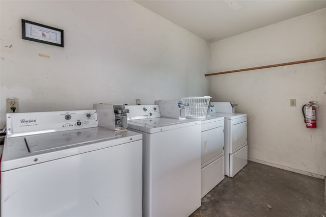 428 N Dallas Avenue, Lancaster, TX 75146