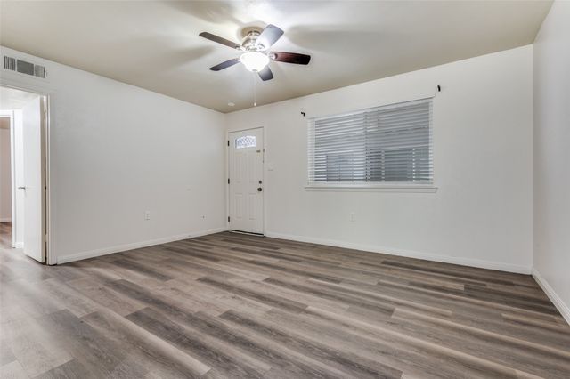 428 N Dallas Avenue, Lancaster, TX 75146