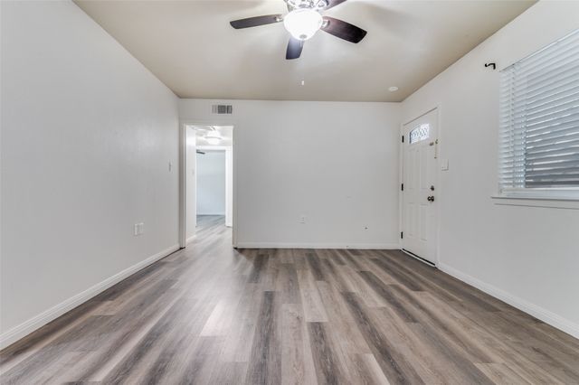428 N Dallas Avenue, Lancaster, TX 75146