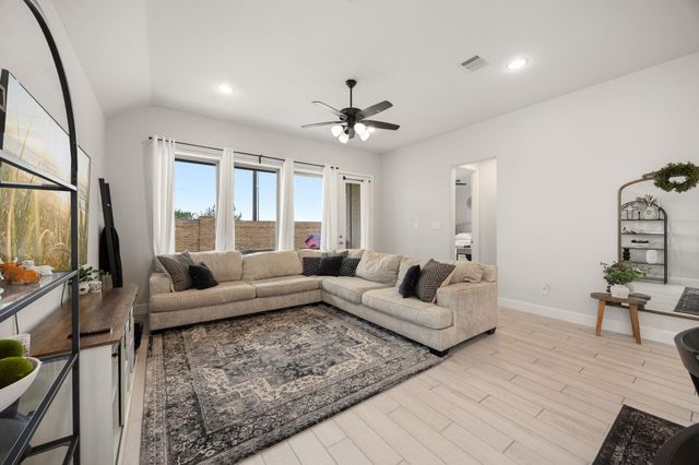 8711 Harbor Pines Drive, Cypress, TX 77433