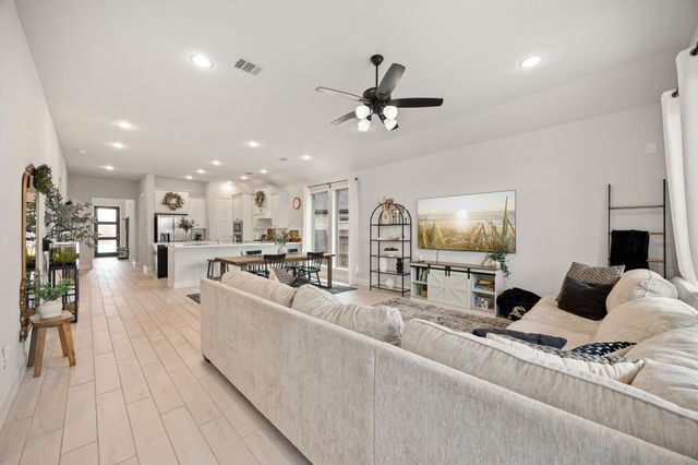8711 Harbor Pines Drive, Cypress, TX 77433