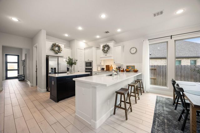 8711 Harbor Pines Drive, Cypress, TX 77433
