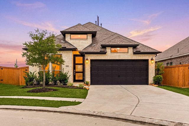 8711 Harbor Pines Drive, Cypress, TX 77433