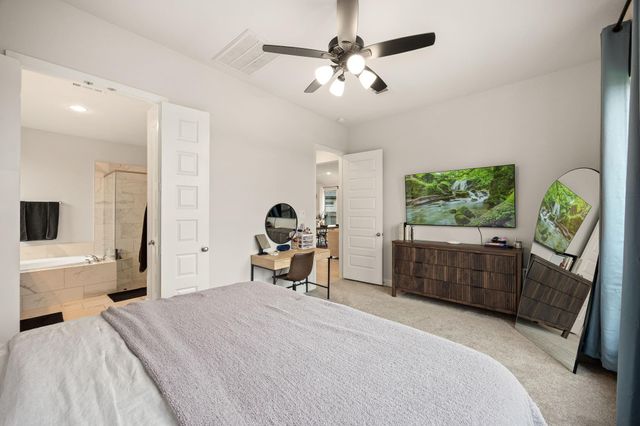 8711 Harbor Pines Drive, Cypress, TX 77433