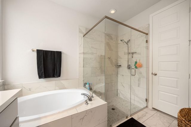 8711 Harbor Pines Drive, Cypress, TX 77433