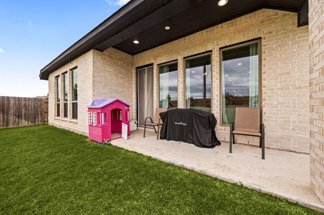 8711 Harbor Pines Drive, Cypress, TX 77433