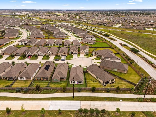8711 Harbor Pines Drive, Cypress, TX 77433