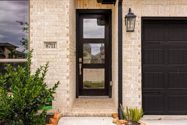 8711 Harbor Pines Drive, Cypress, TX 77433