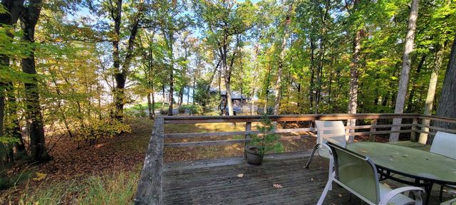 5921 W Longbridge Road, Pentwater, MI 49449