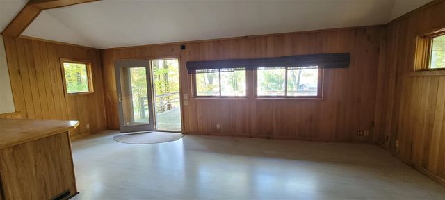 5921 W Longbridge Road, Pentwater, MI 49449