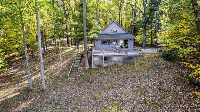 5921 W Longbridge Road, Pentwater, MI 49449