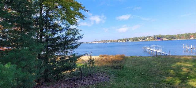 5921 W Longbridge Road, Pentwater, MI 49449